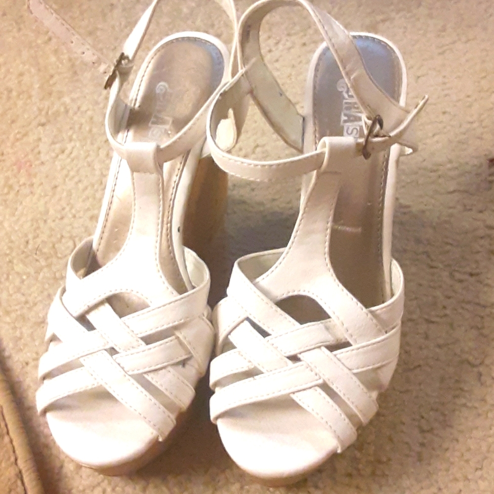 Sandals wedged heal